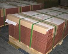 ������~��